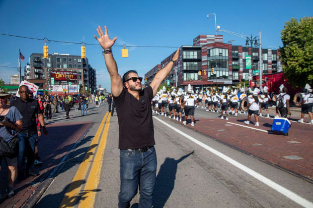 Detroit, Michigan, USA. 7 Sep, 2026. Abdul El-Sayed campaigned as thousands of union members marched in Detroit's Labor Day parade.